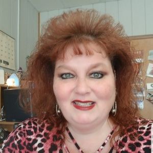 Meet your Posher, Debbie